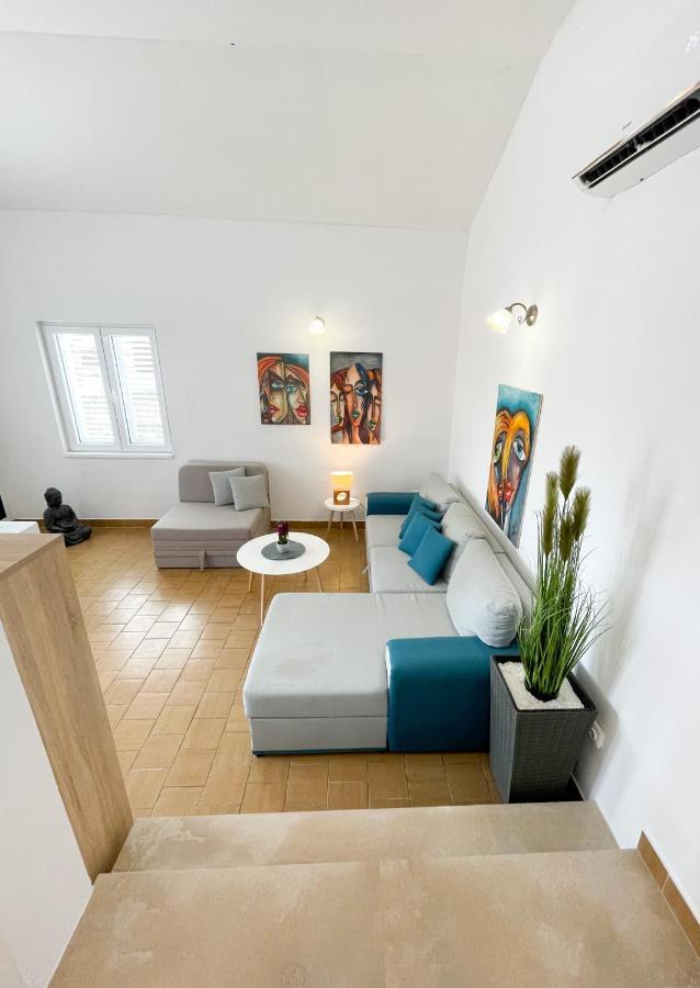 Spacious Apartment Amaros Korčula Eksteriør billede